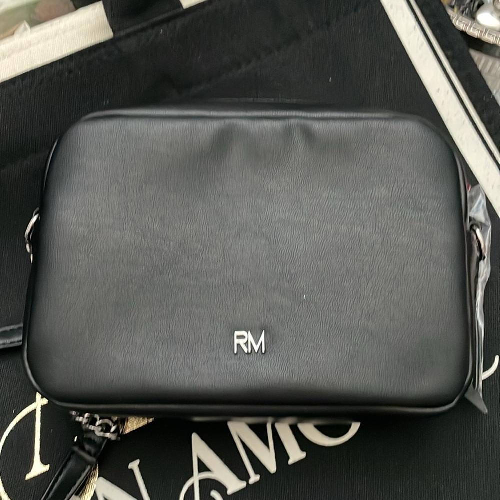@Zambaka✨Rebecca Minkoff Black Quilted Silver Studded Crossbody Bag✨NWT - Picture 7 of 9